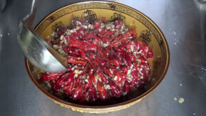 美食卤水麻辣蒜泥小龙虾制作配方学习教程视频资源|小龙虾开店教学-宝藏资源殿