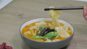 已火卖20年正宗安徽太和板面课程学习，秘制板面红油100%揭秘，编导驱车700公里拍摄！-宝藏资源殿